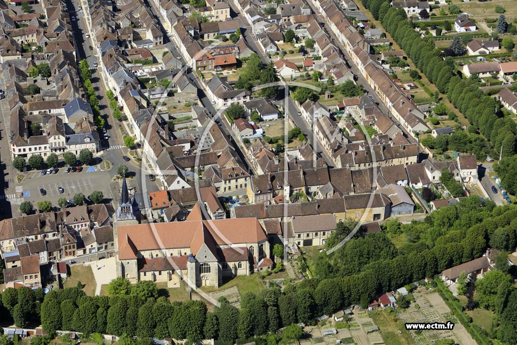 Photo arienne de Villeneuve-l'Archevque
