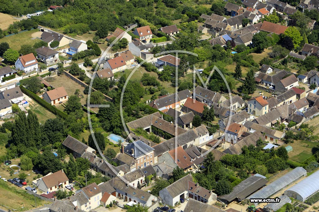 Photo arienne de Villeneuve-la-Guyard (Bichain)