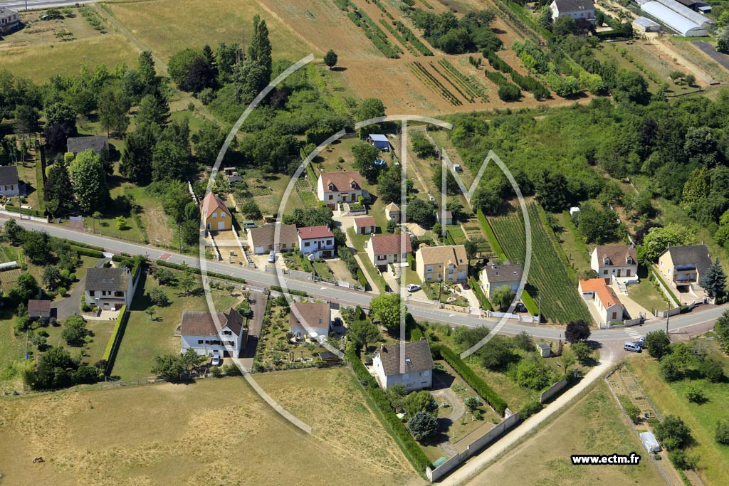 Photo arienne de Villeneuve-la-Guyard (Bichain)