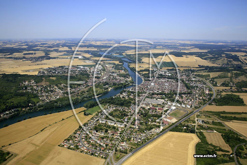 Photo arienne de Villeneuve-sur-Yonne