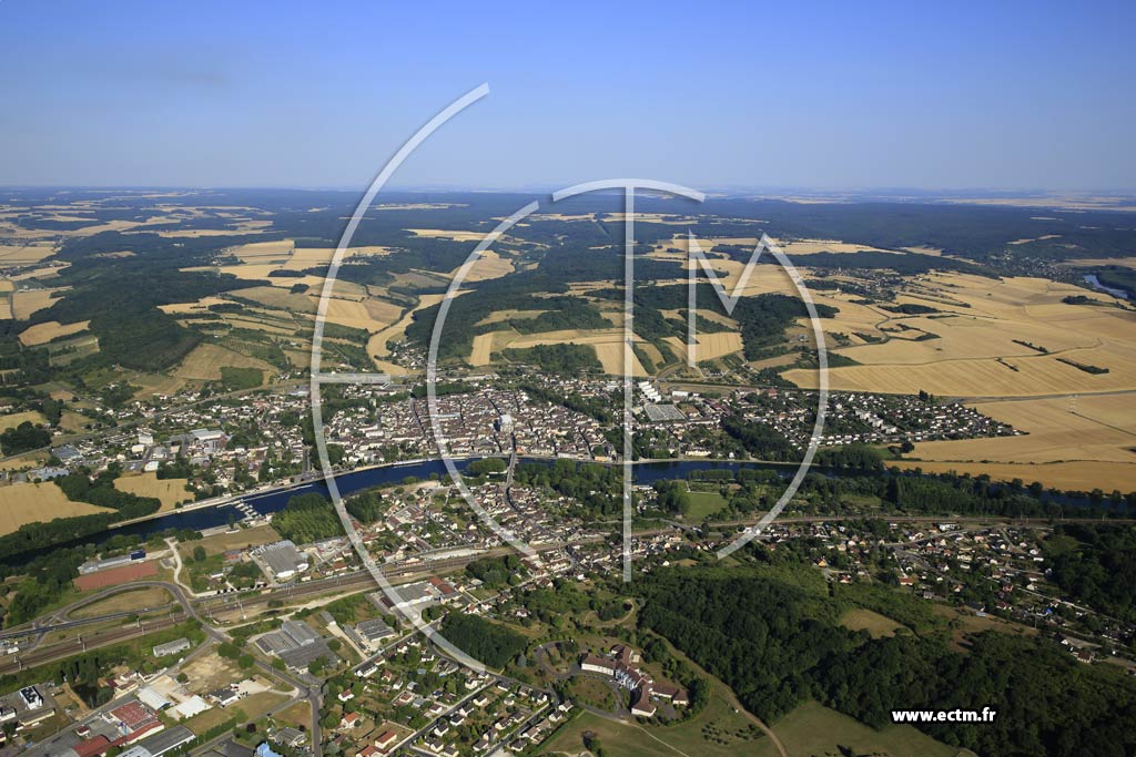 Photo arienne de Villeneuve-sur-Yonne