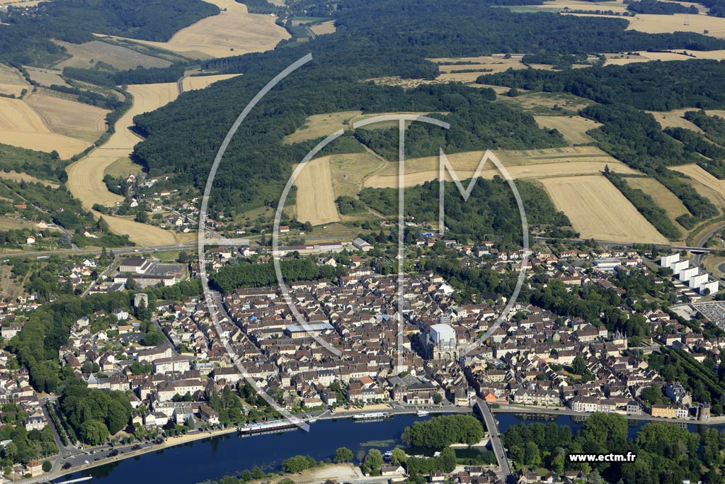 Photo arienne de Villeneuve-sur-Yonne
