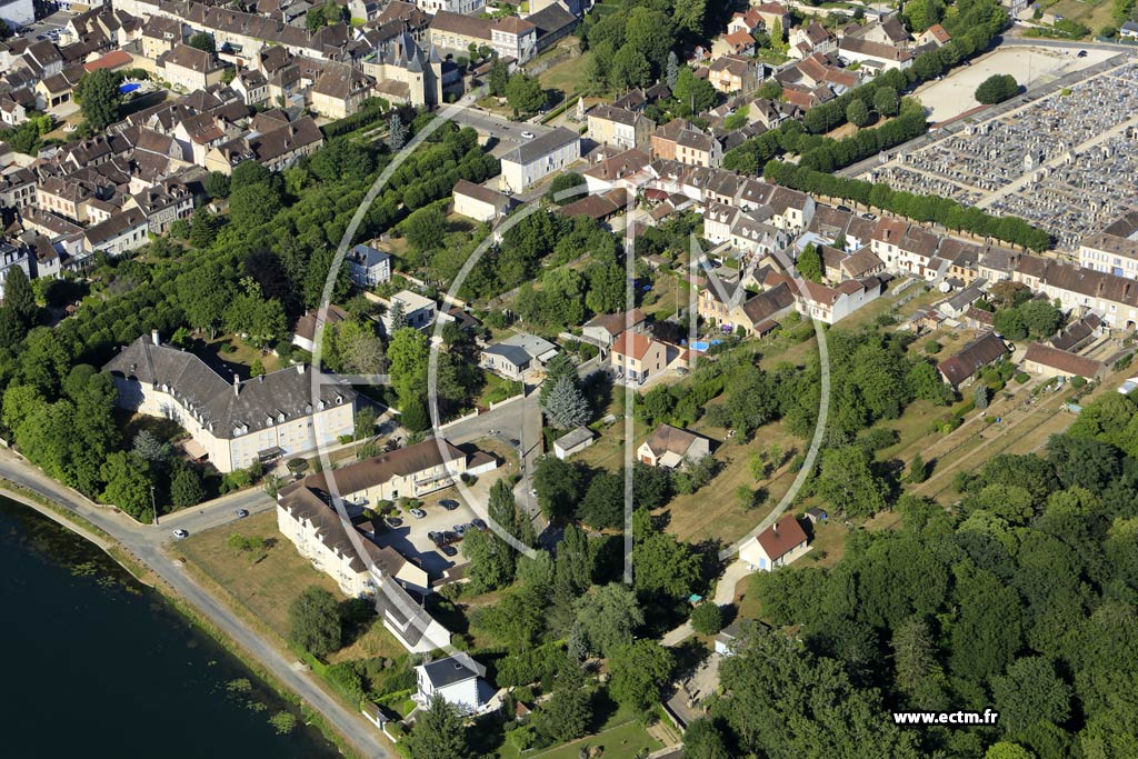 Photo arienne de Villeneuve-sur-Yonne