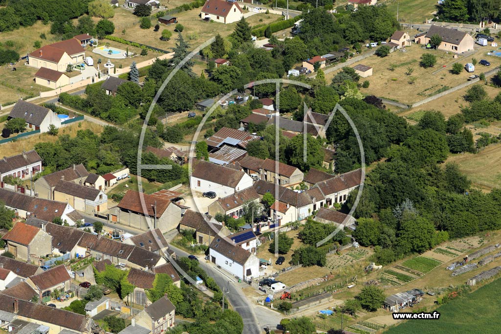 Photo arienne de Villeneuve-sur-Yonne (Beaujard)