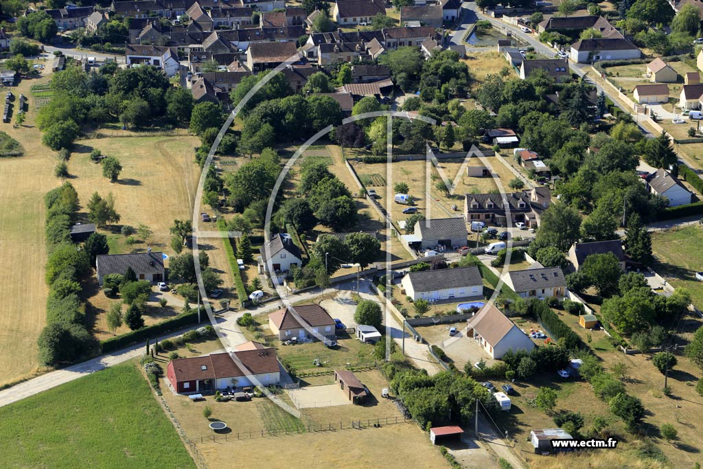 Photo arienne de Villeneuve-sur-Yonne (Beaujard)