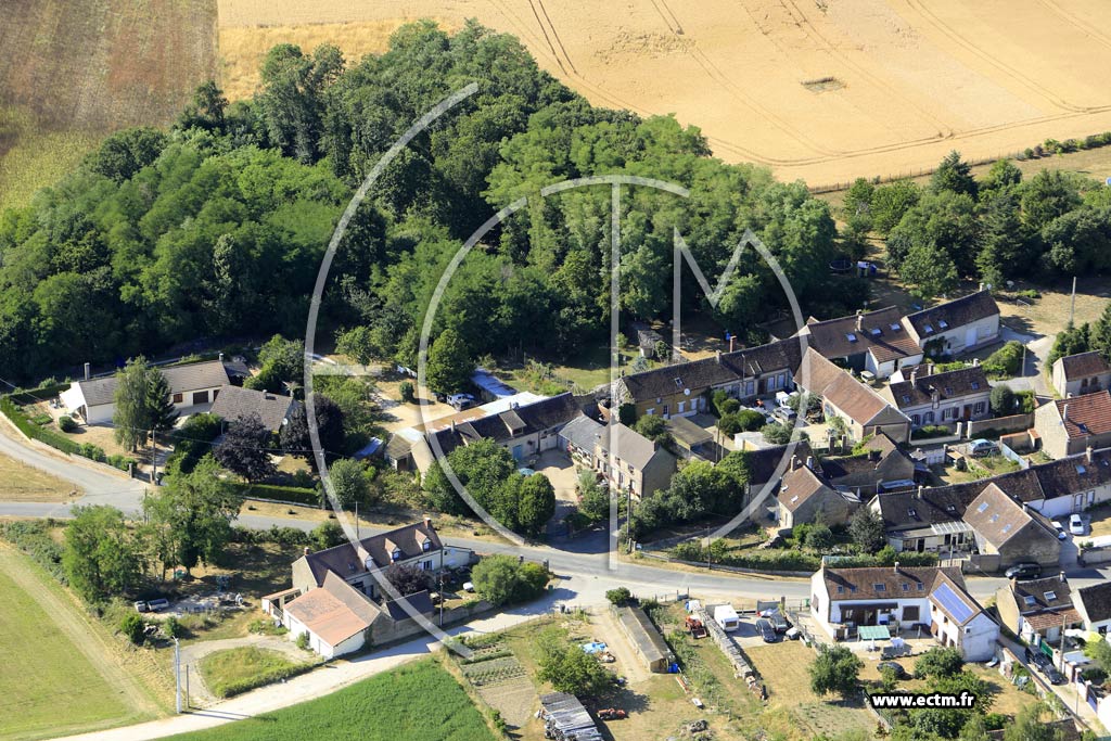 Photo arienne de Villeneuve-sur-Yonne (Beaujard)