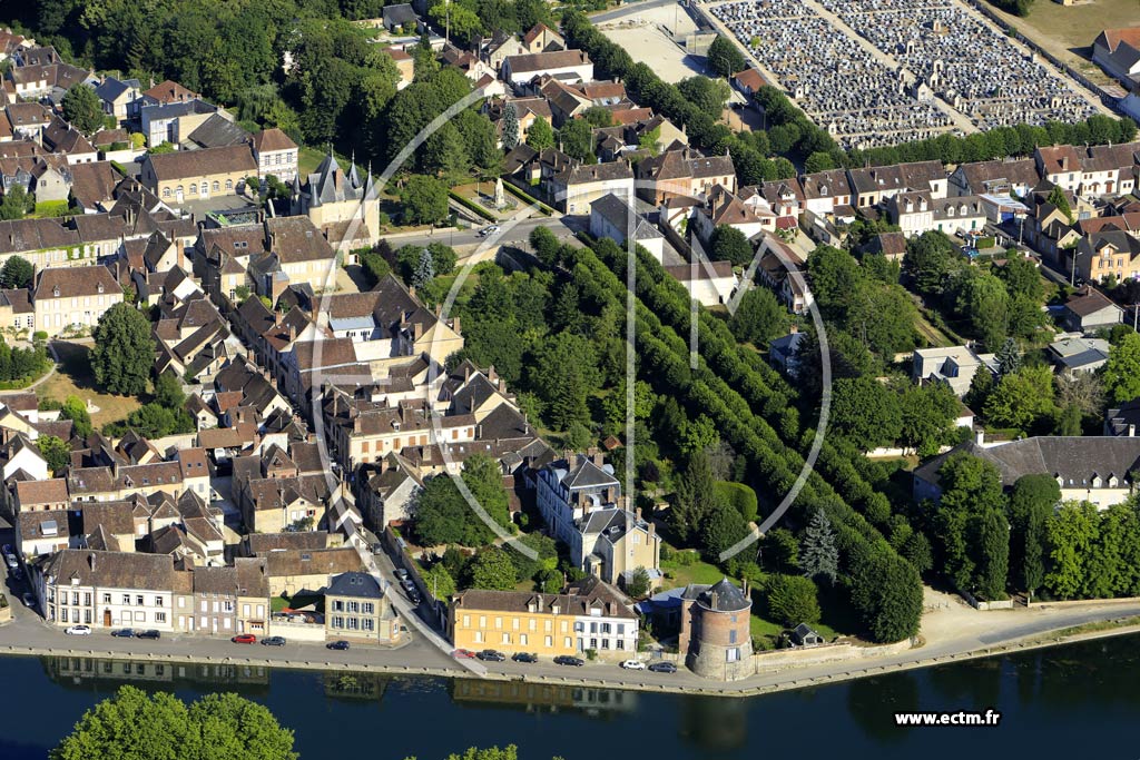 Photo arienne de Villeneuve-sur-Yonne (Centre - Tour Bonneville)