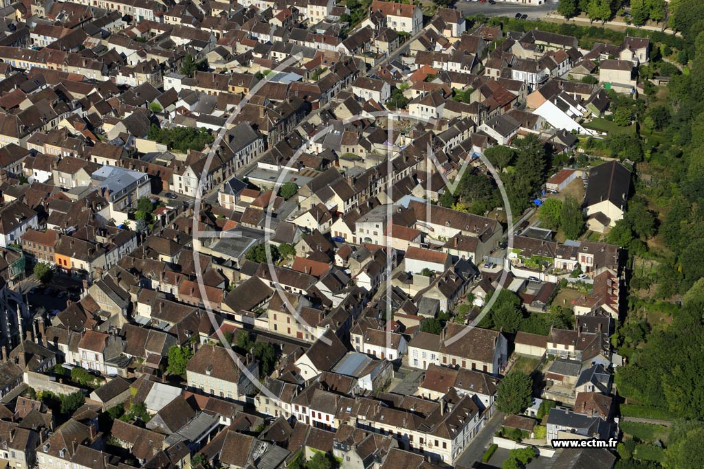 Photo arienne de Villeneuve-sur-Yonne (Centre)