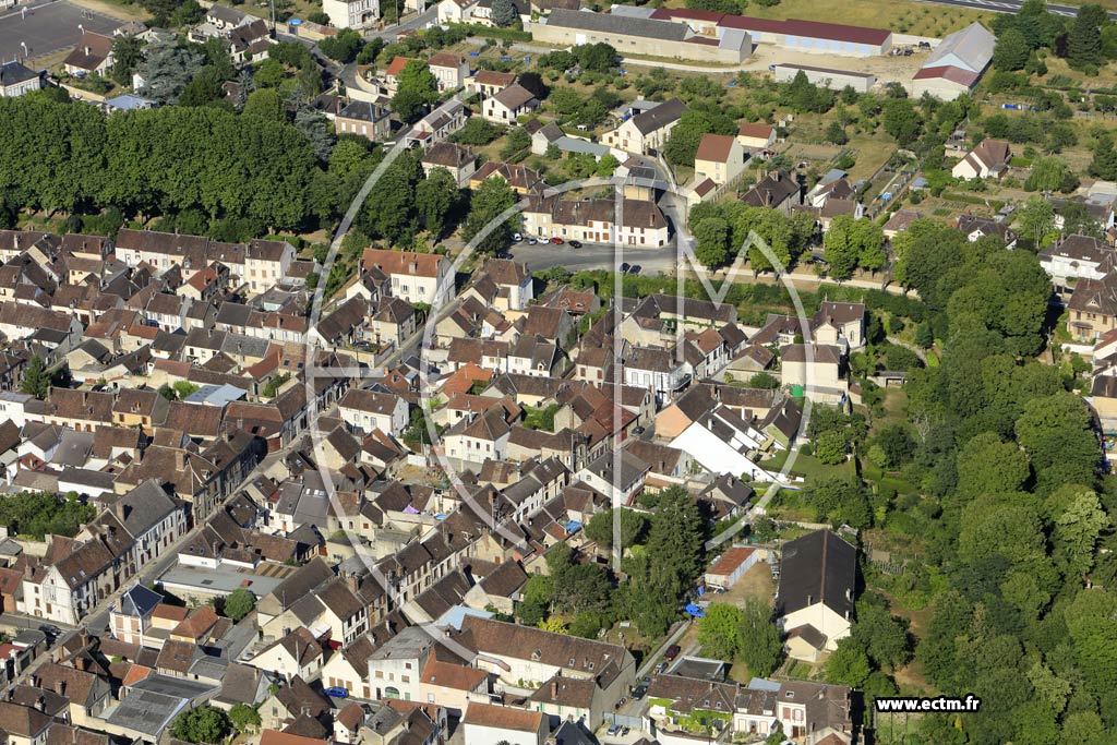 Photo arienne de Villeneuve-sur-Yonne (Centre)