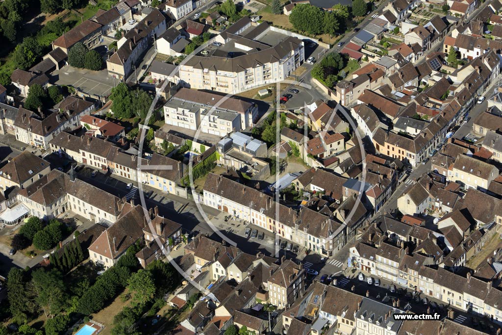 Photo arienne de Villeneuve-sur-Yonne (Centre)