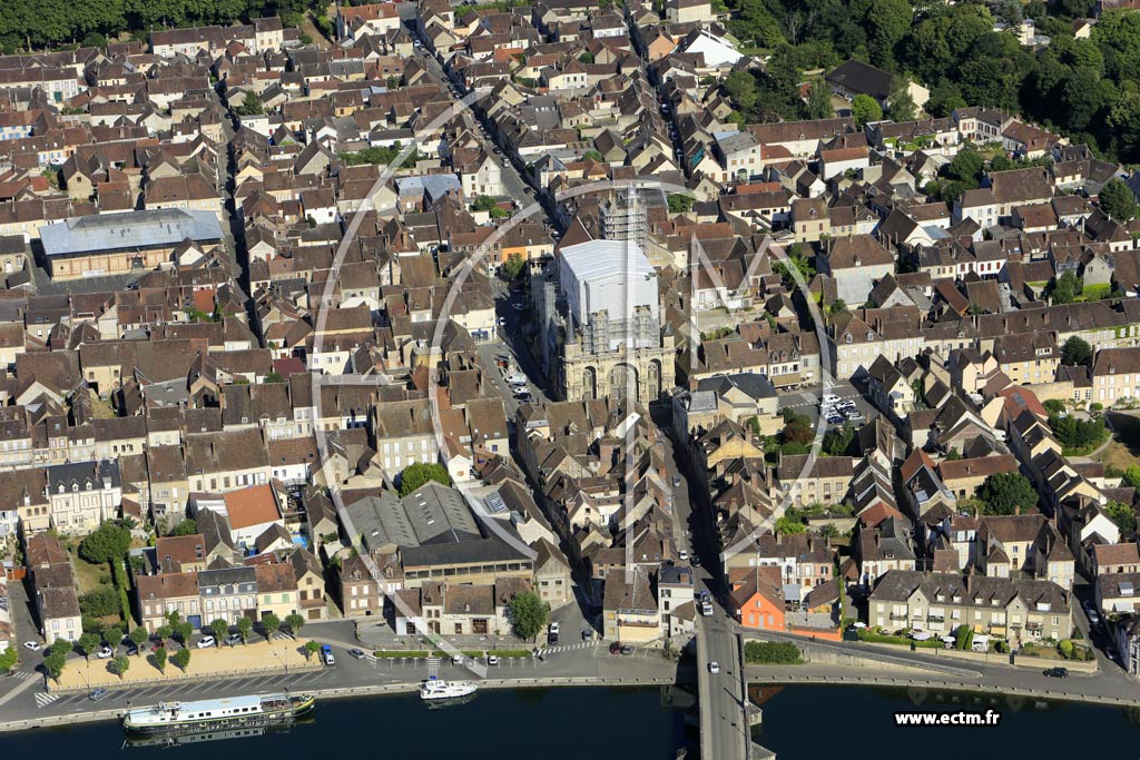 Photo arienne de Villeneuve-sur-Yonne (Centre)