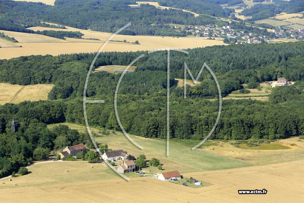 Photo arienne de Villeneuve-sur-Yonne (Flandres)