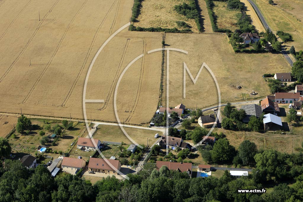 Photo arienne de Villeneuve-sur-Yonne (le Petit Vau)