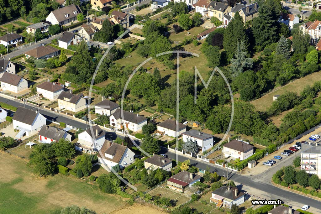 Photo arienne de Villeneuve-sur-Yonne (les griselles)