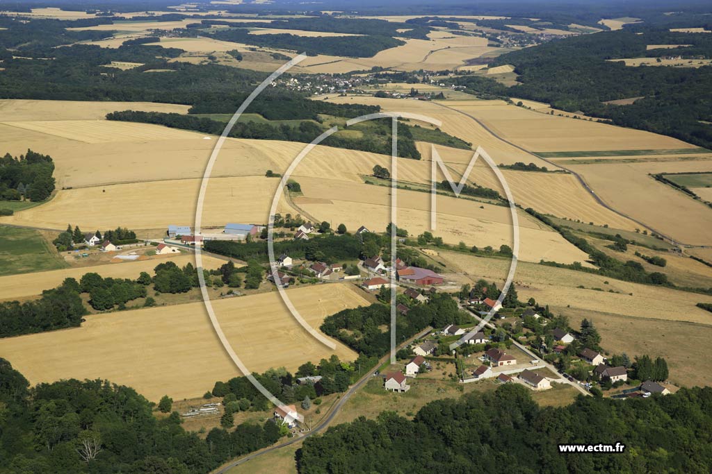 Photo arienne de Villeneuve-sur-Yonne (les Rousseaux)