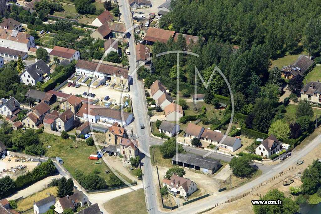 Photo arienne de Villeneuve-sur-Yonne (Saint-Laurent)