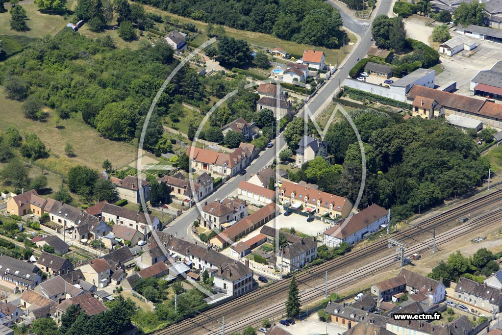 Photo arienne de Villeneuve-sur-Yonne (Saint-Laurent)