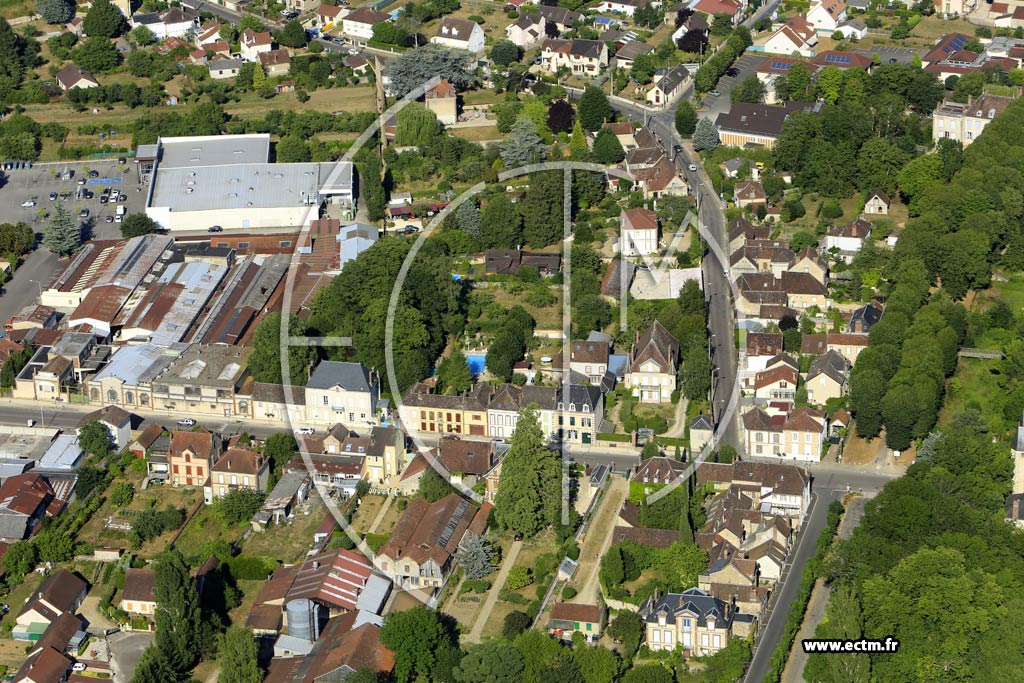 Photo arienne de Villeneuve-sur-Yonne (Saint-Nicolas)