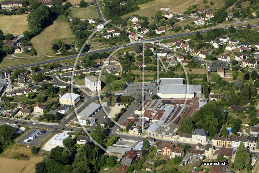 Photo arienne de Villeneuve-sur-Yonne (Saint-Nicolas)