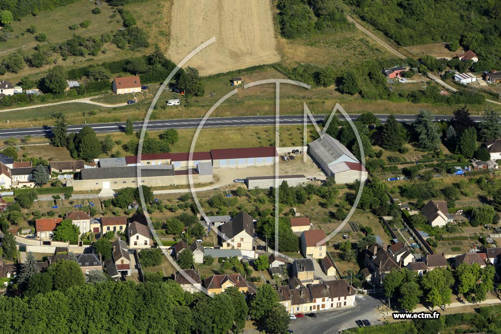 Photo arienne de Villeneuve-sur-Yonne (Saint-Savinien)