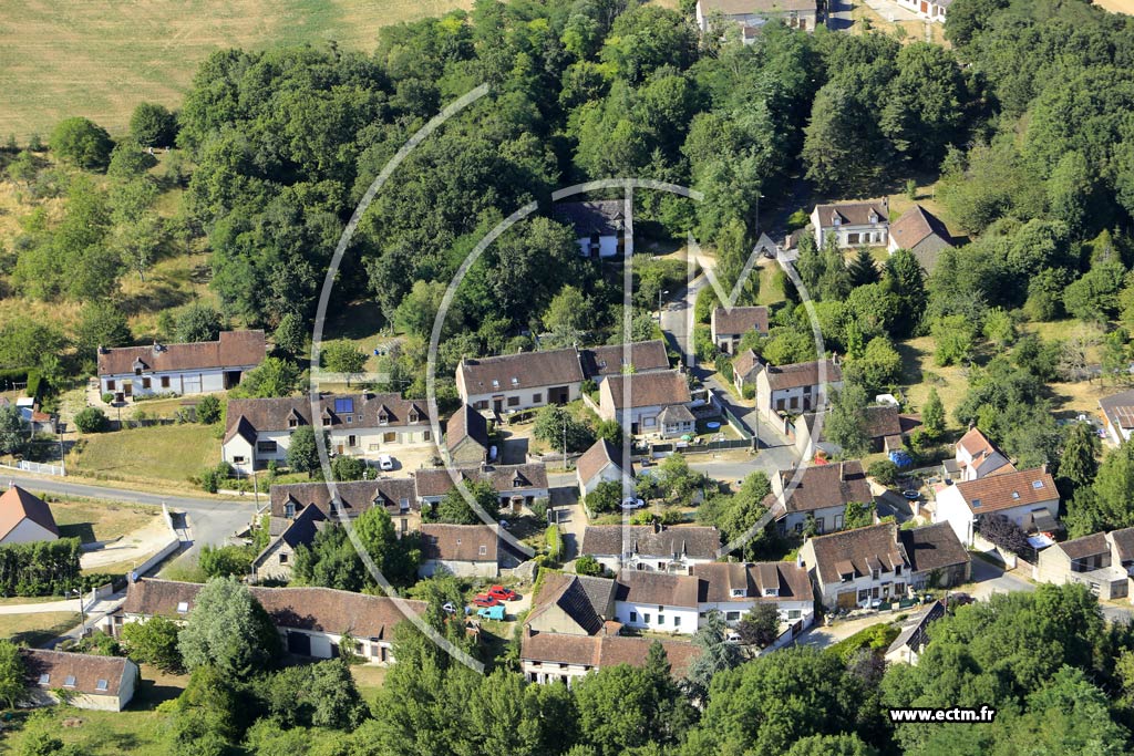 Photo arienne de Villeneuve-sur-Yonne (Vaufoin)