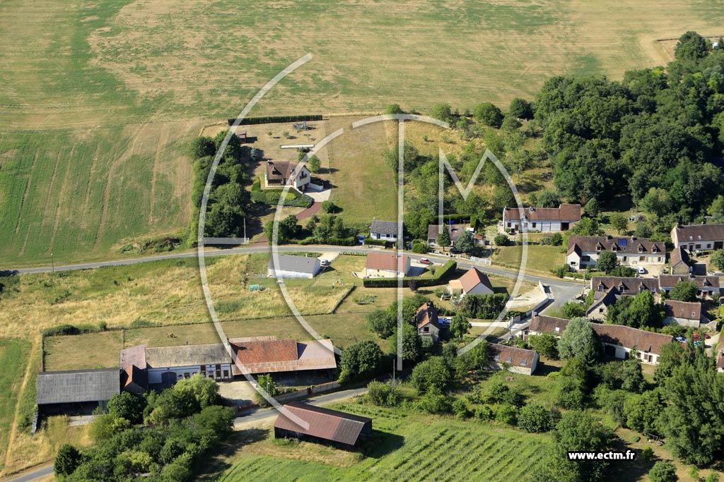 Photo arienne de Villeneuve-sur-Yonne (Vaufoin)
