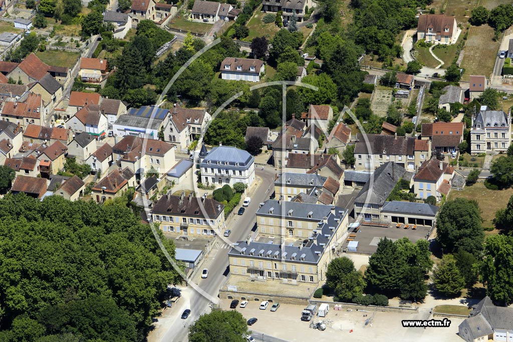 Photo arienne de Ancy-le-Franc