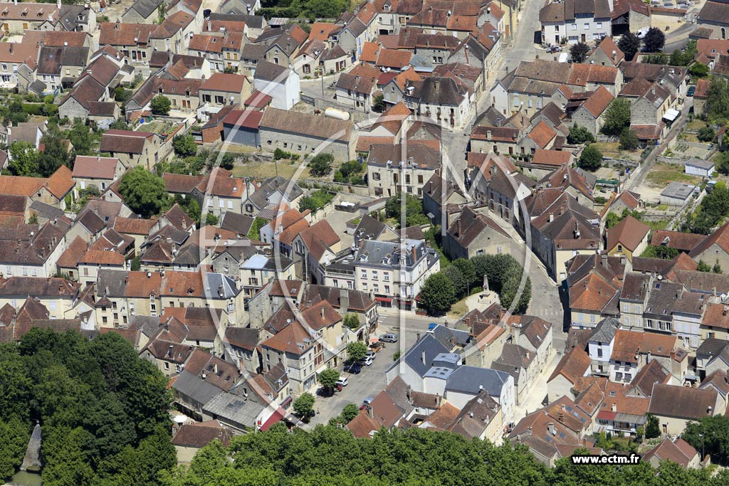Photo arienne de Ancy-le-Franc