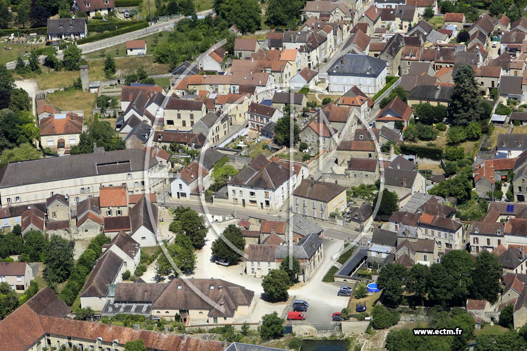 Photo arienne de Ancy-le-Franc