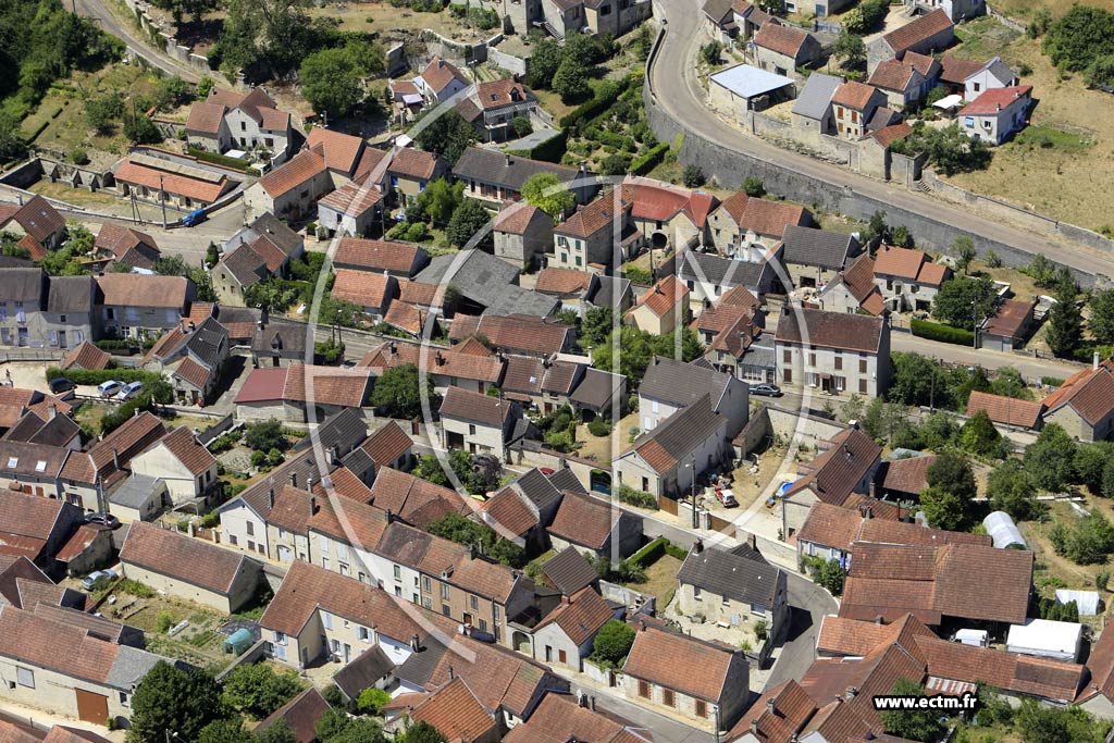 Photo arienne de Cruzy-le-Chtel