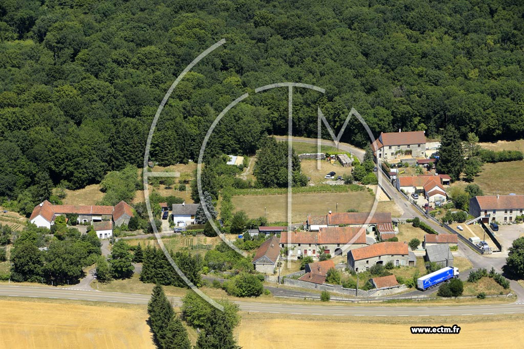 Photo arienne de Cruzy-le-Chtel (Paisson)