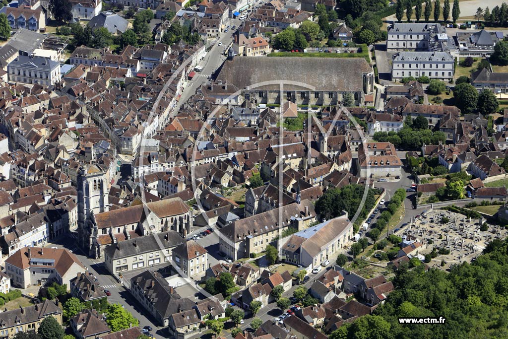 Photo arienne de Tonnerre
