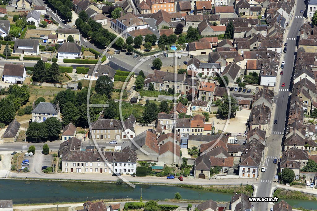 Photo arienne de Brienon-sur-Armanon