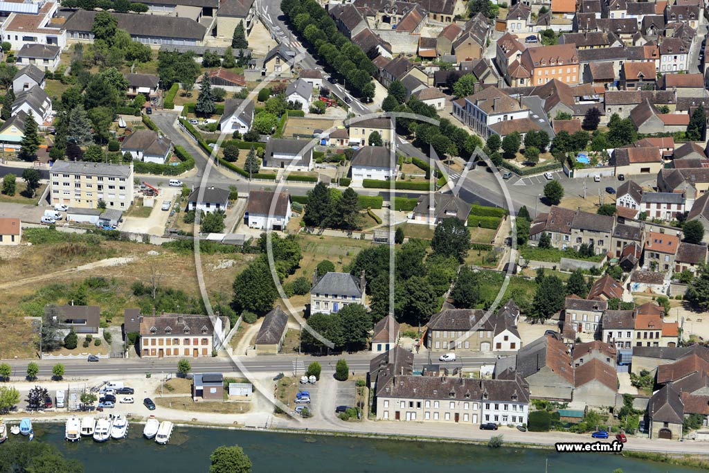 Photo arienne de Brienon-sur-Armanon