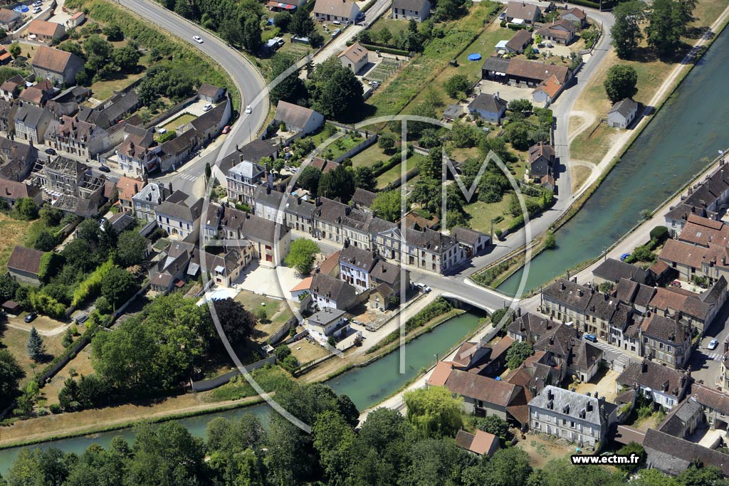 Photo arienne de Brienon-sur-Armanon