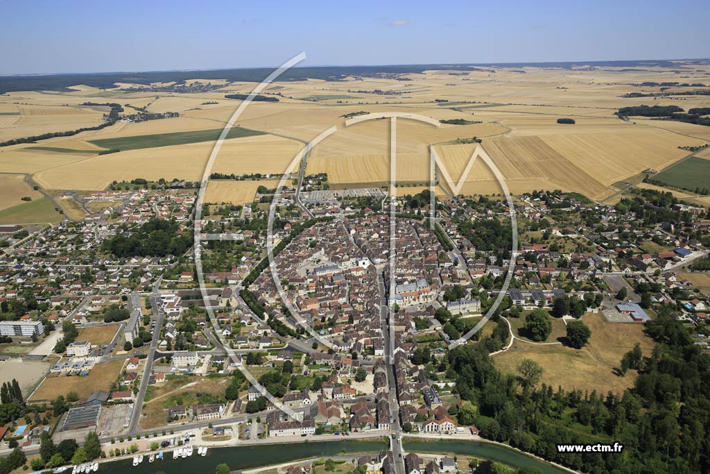 Photo arienne de Brienon-sur-Armanon (Centre)