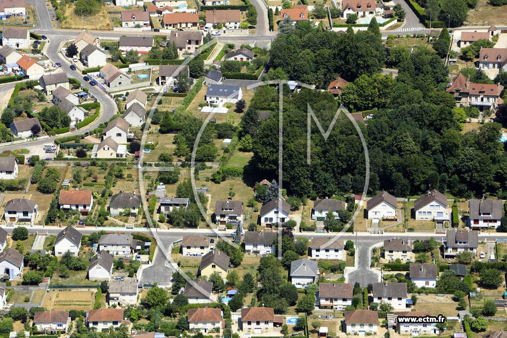 Photo arienne de Brienon-sur-Armanon (le Chalet)