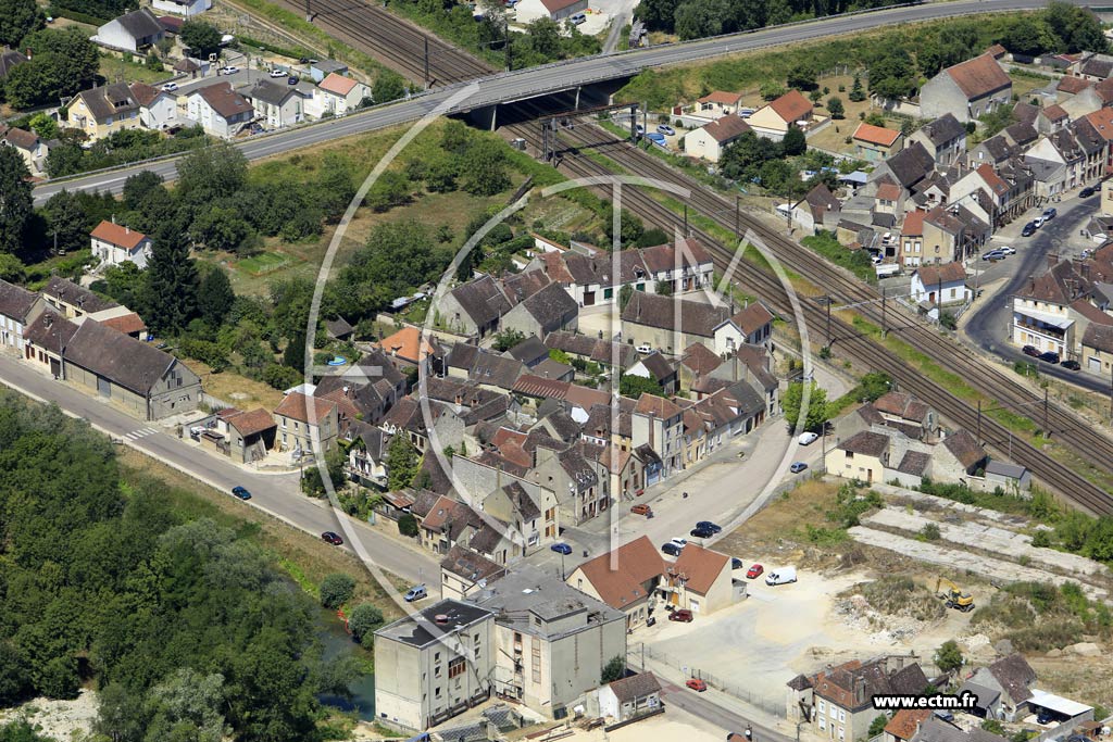 Photo arienne de Brienon-sur-Armanon (Sud)