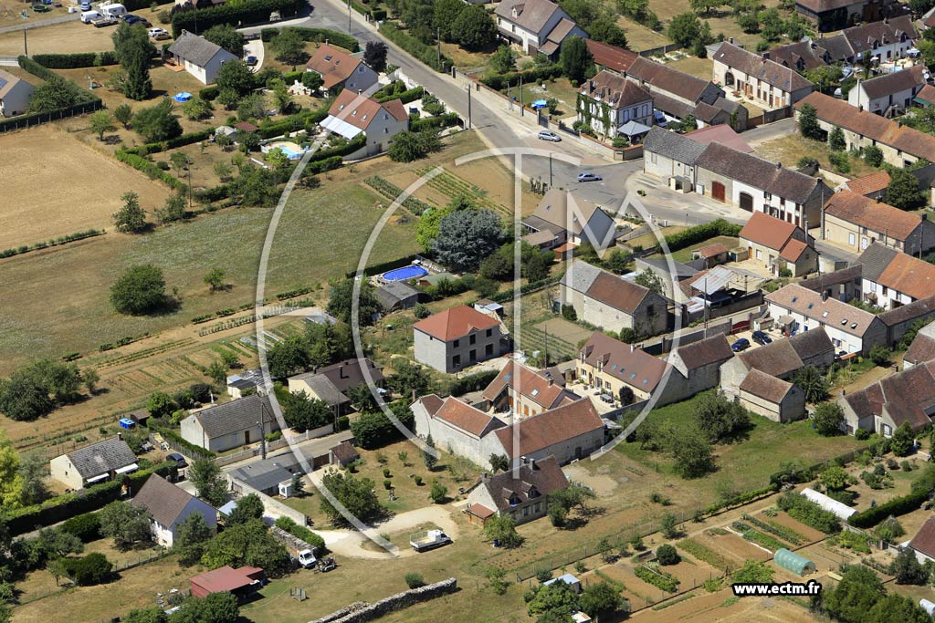 Photo arienne de Champlay (le Grand Longueron)