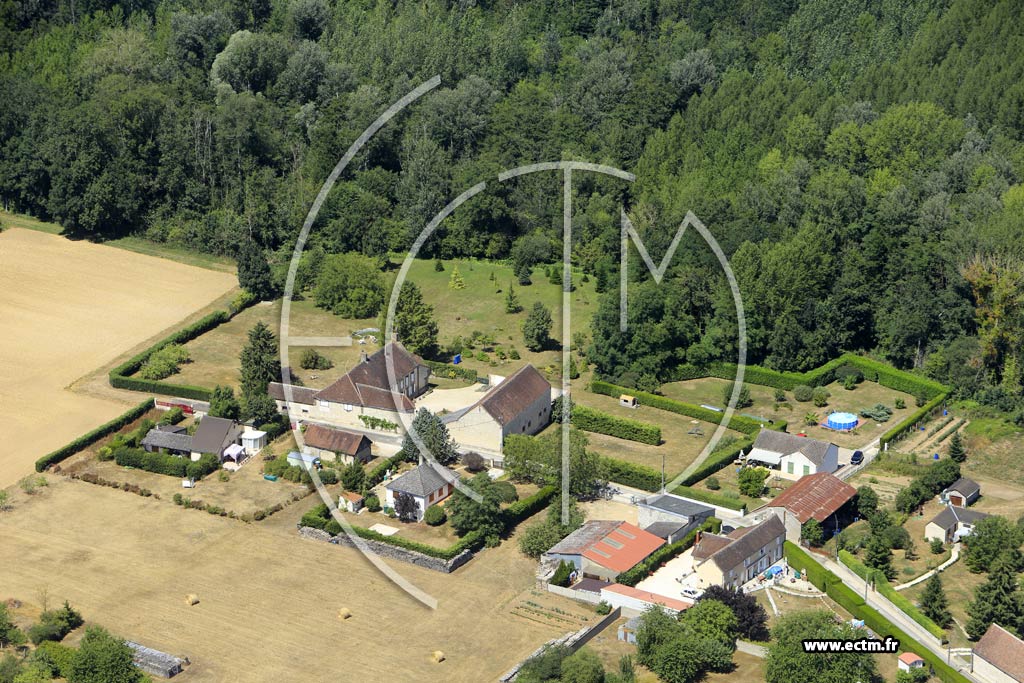 Photo arienne de Champlay (le Grand Longueron)