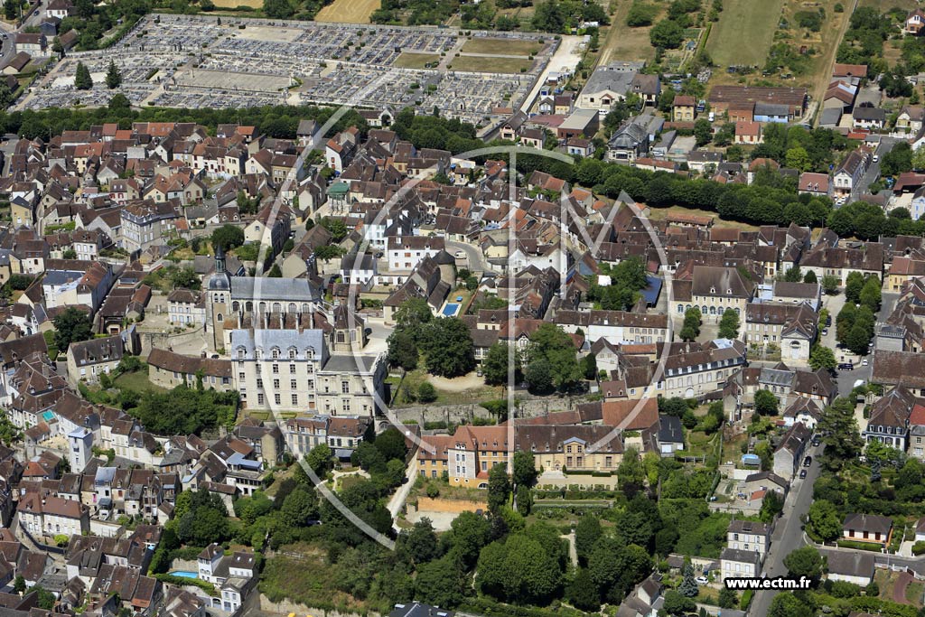 Photo arienne de Joigny (Centre)