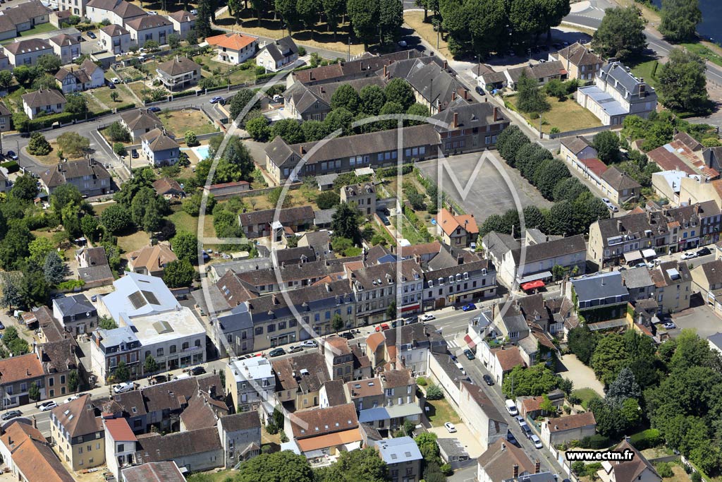 Photo arienne de Joigny (les Pontons)