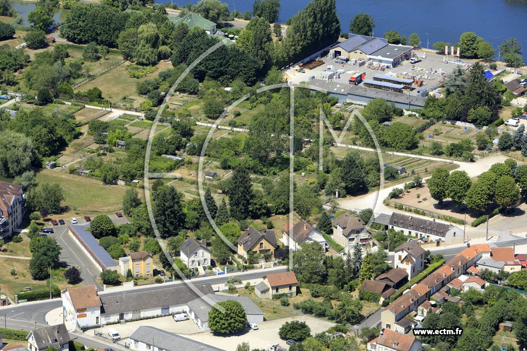 Photo arienne de Joigny (les Pontons)