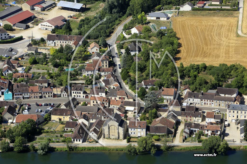 Photo arienne de Laroche-Saint-Cydroine