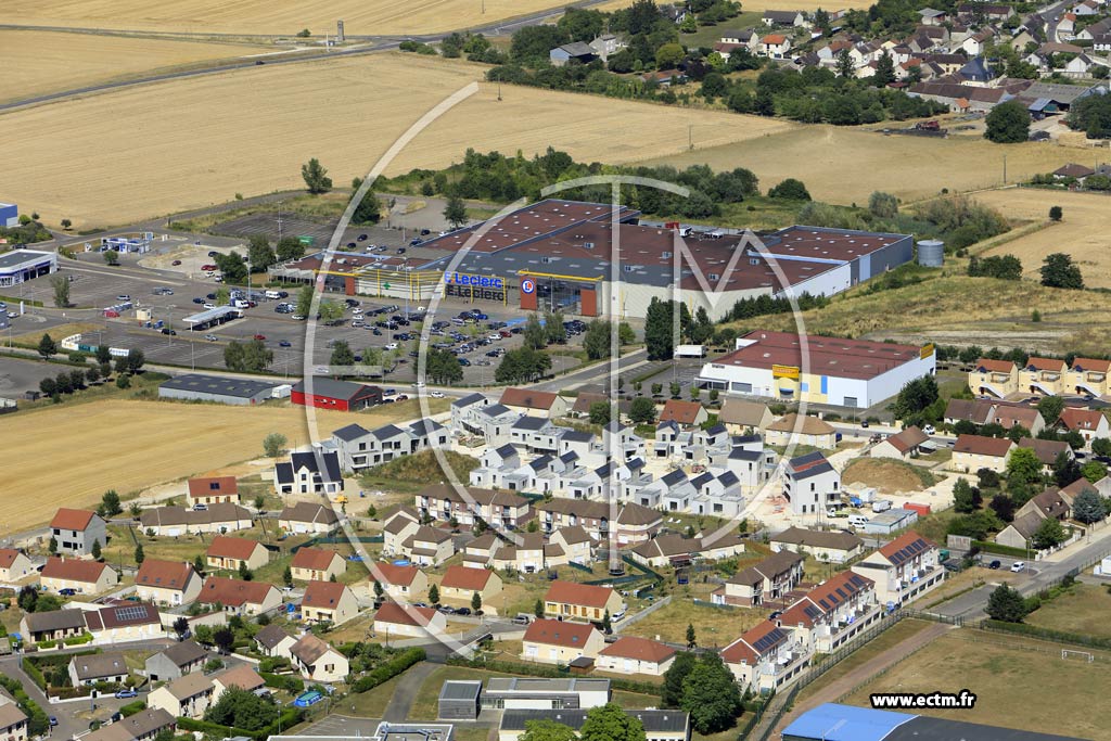 Photo arienne de Migennes (magasin Leclerc)