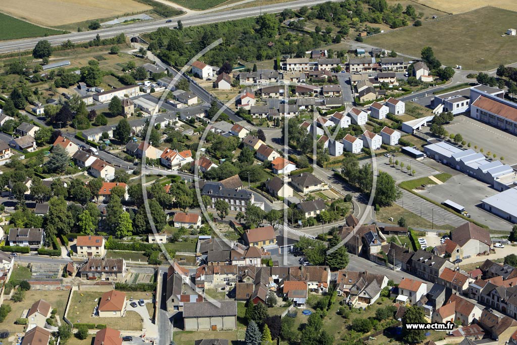 Photo arienne de Szanne (les Sarrazins)