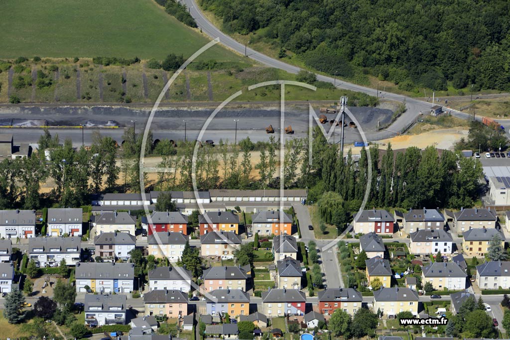 Photo arienne de Differdange (Fuussbann)