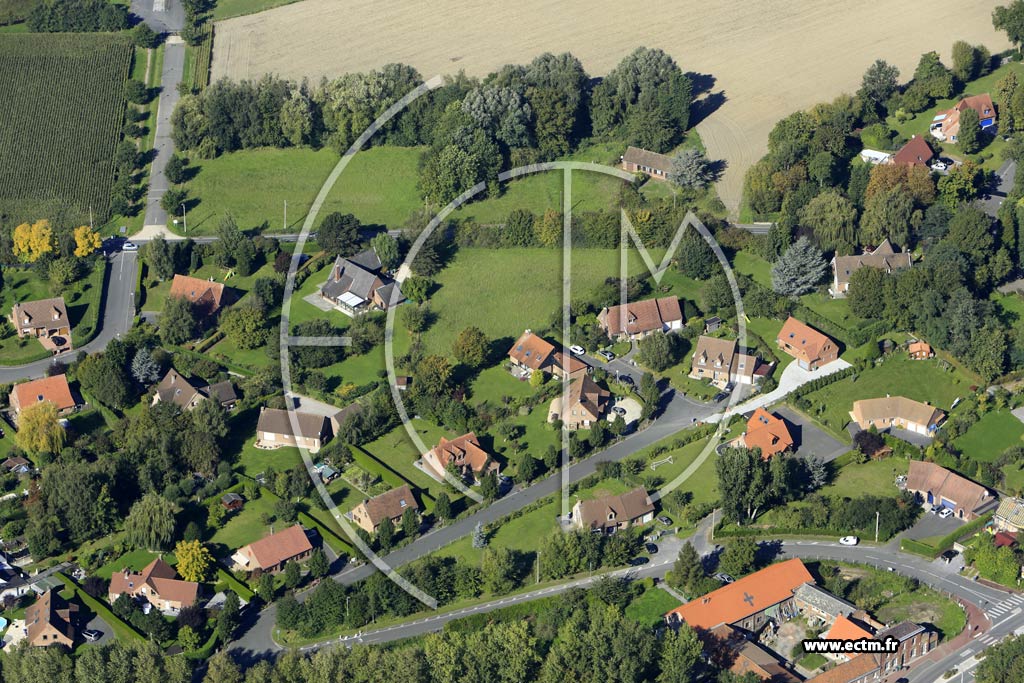 Photo arienne de Neuville-en-Ferrain (le Labyrinthe)