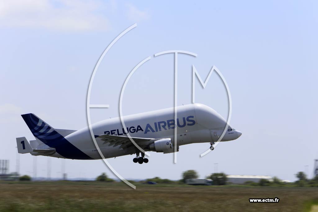 Photo arienne de aroport de saint-nazaire montoir (airbus a300-600st beluga)