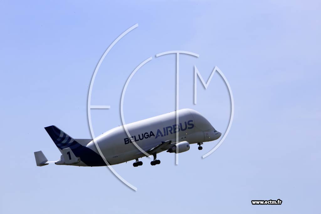 Photo arienne de aroport de saint-nazaire montoir (airbus a300-600st beluga)